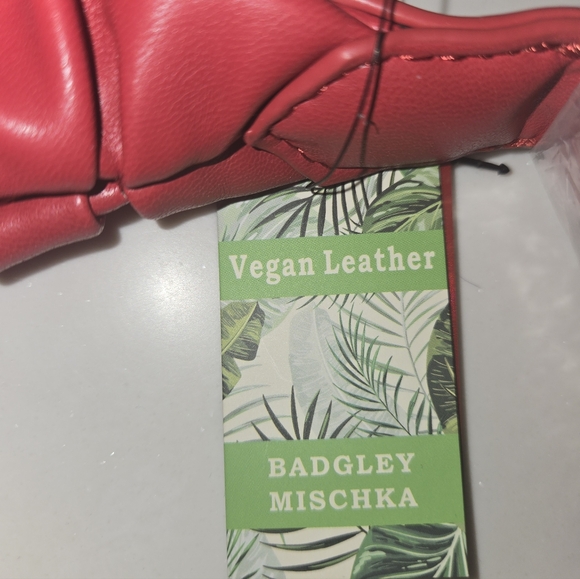 Badgley Mischka Vegan Leather Pleats Shoulder Bag in Red – RETAIL$129 - Picture 4 of 5